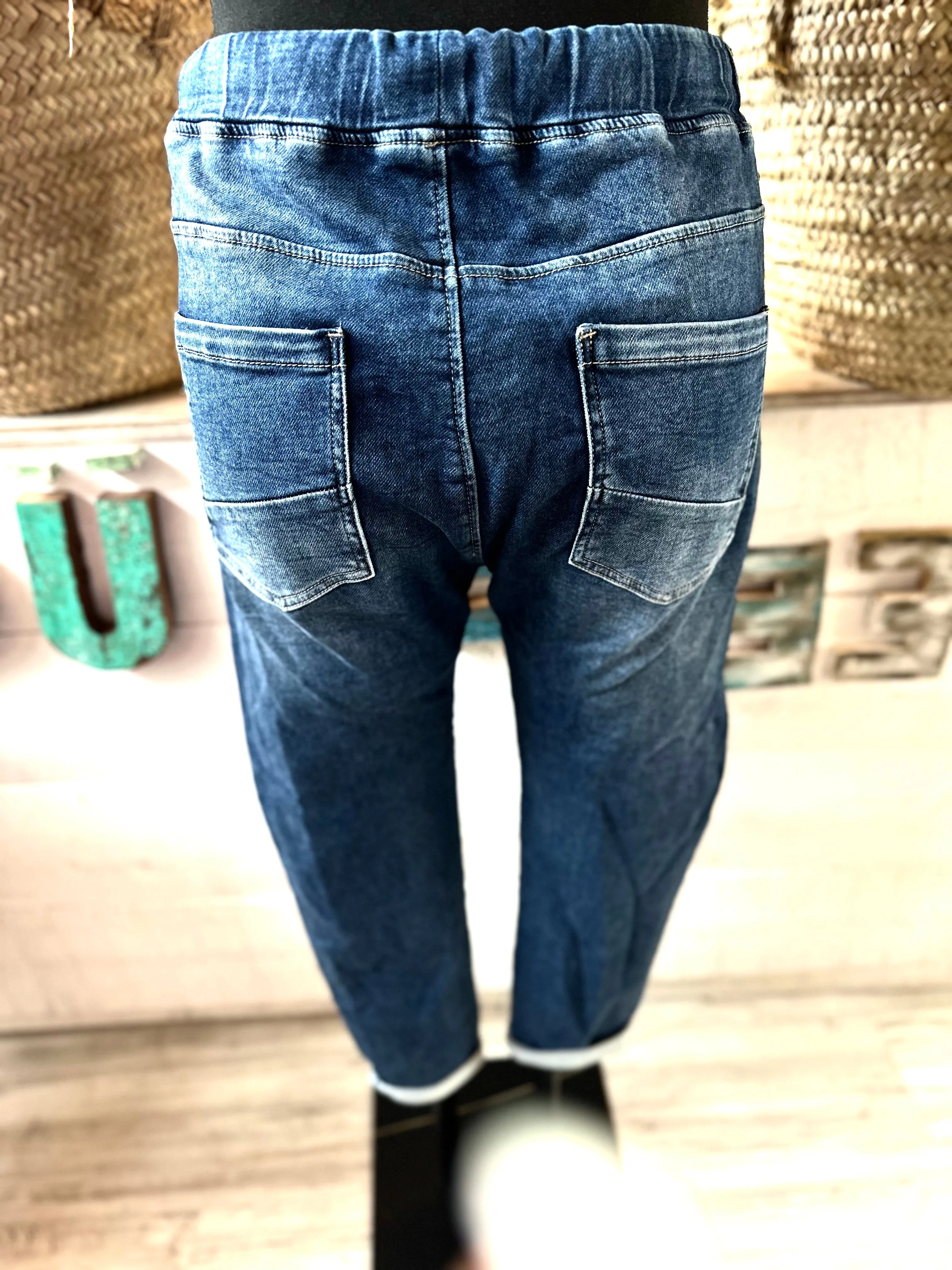 Baggy Jeans mit Kängurutasche