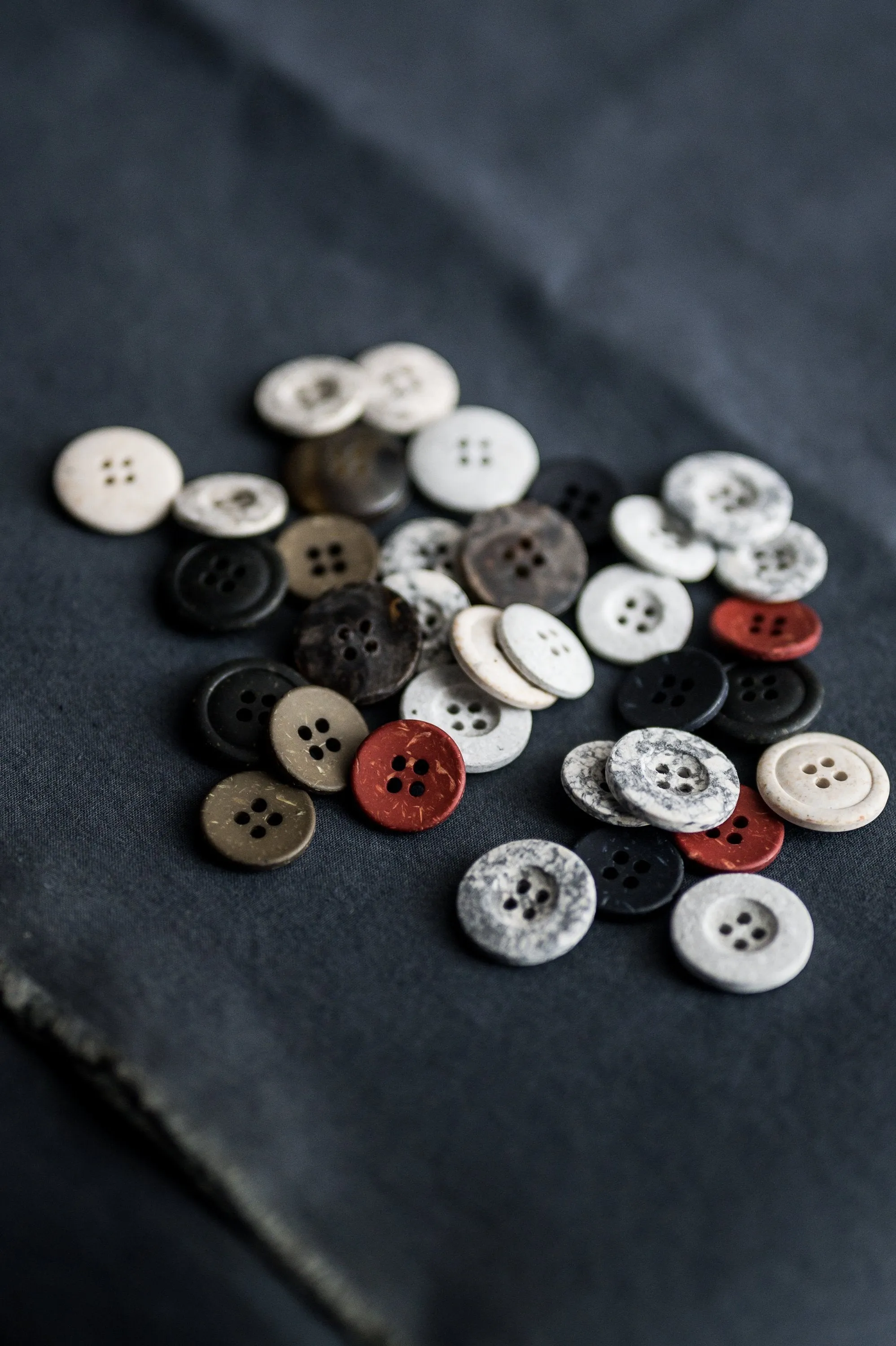 Merchant & Mills - Recycled Resin Button - City Snow 18mm