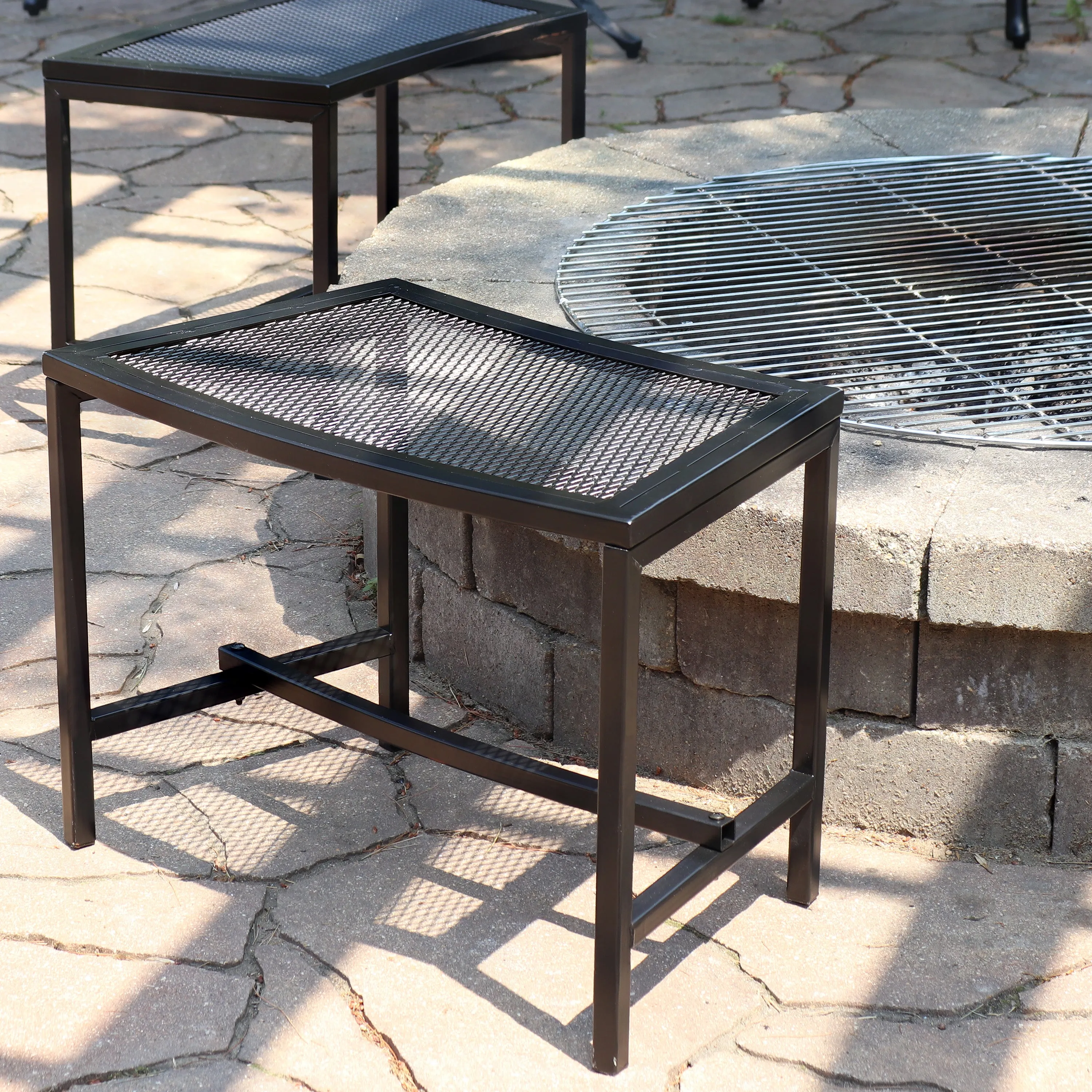 Sunnydaze Black Mesh Patio Curved Fire Pit Bench